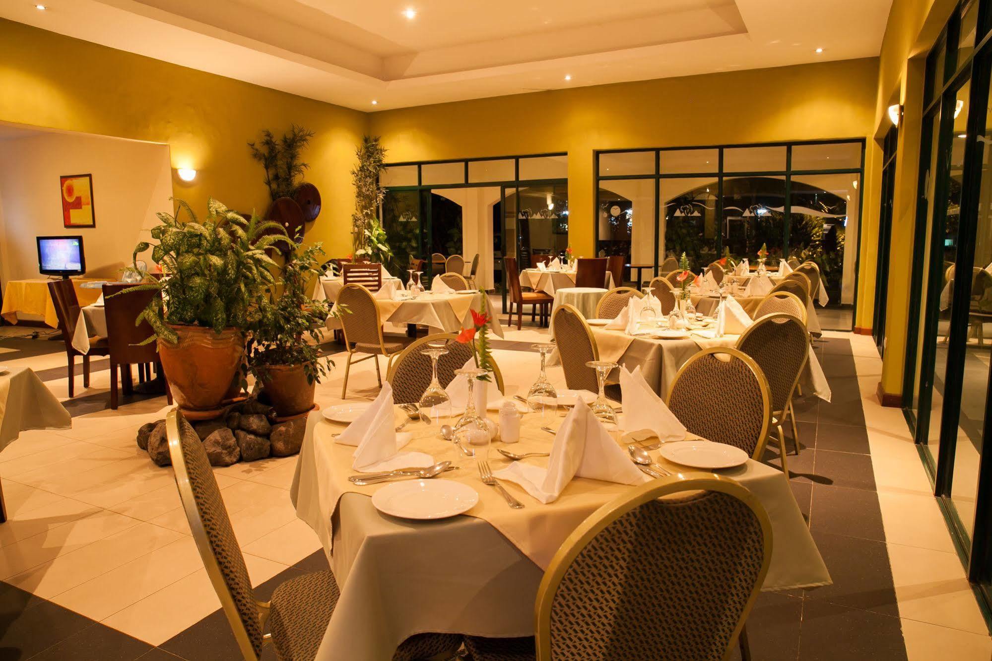 Gorillas Volcanoes Hotel Ruhengeri Zewnętrze zdjęcie